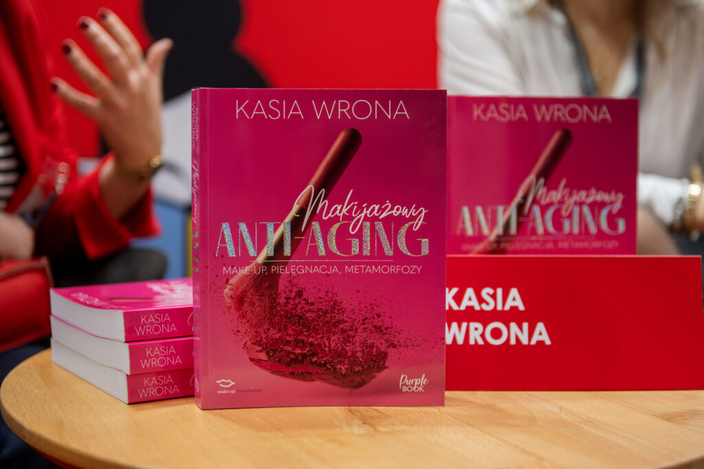 Kasia Wrona, "Makijażowy anti-aging", fot. Tomasz Gotfryd